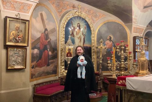 Таинство Крещения совершил епископ Фома в храме свт. Николая в Хамовниках