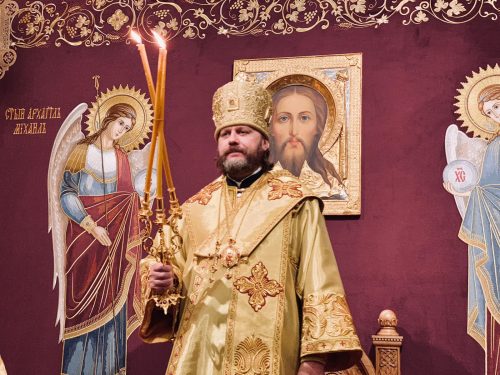 Епископ Одинцовский и Красногорский Фома совершил Божественную литургию в Казанском храме в селе Бушарино