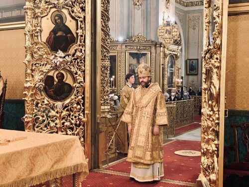 В Неделю 25-ю по Пятидесятнице епископ Фома совершил Божественную литургию в Богоявленском соборе