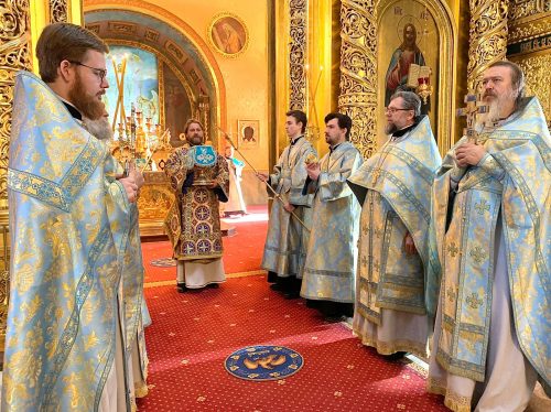 В праздник Сретения епископ Одинцовский и Красногорский Фома совершил Литургию в Богоявленском соборе