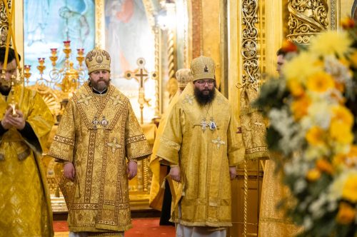 Всенощное бдение накануне дня памяти святителя Алексия, митрополита Московского совершил епископ Фома