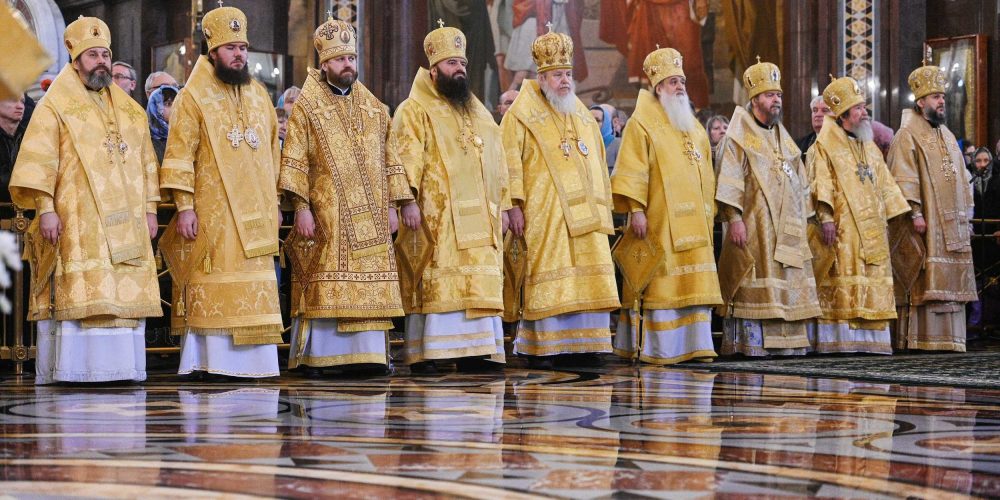 В Неделю Торжества Православия епископ Фома сослужил Святейшему Патриарху за литургией в Храме Христа Спасителя