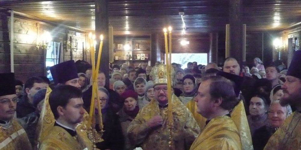 Епископ Выборгский совершил Литургию в храме свт. Спиридона Тримифунтского в Фили-Давыдково