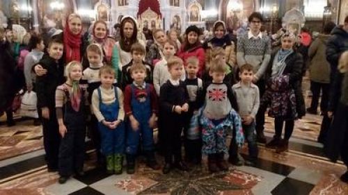 Воспитанники Воскресной школы храма Знамения в Кунцеве приняли участие в детской литургии в Храме Христа Спасителя