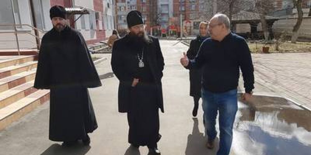 Епископ Матфей (Копылов) посетил центр содействия семейному воспитанию «Наш дом»