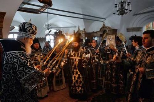 В Великий Понедельник Святейший Патриарх Кирилл совершил Литургию Преждеосвященных Даров в Донском ставропигиальном монастыре