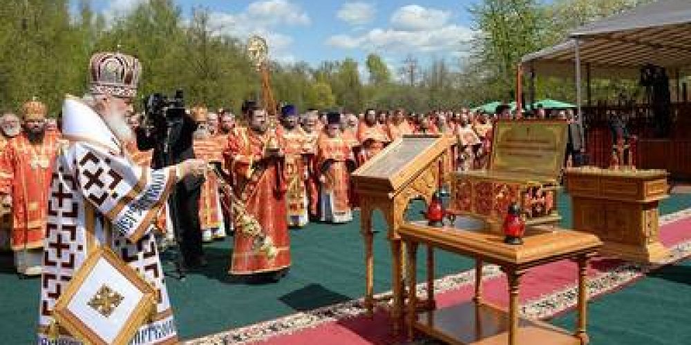 В праздник Собора новомучеников, в Бутове пострадавших, Предстоятель Русской Церкви совершил Литургию на Бутовском полигоне