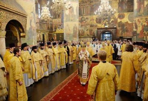 В день памяти святителя Московского Петра Предстоятель Русской Церкви совершил Литургию в Успенском соборе Московского Кремля