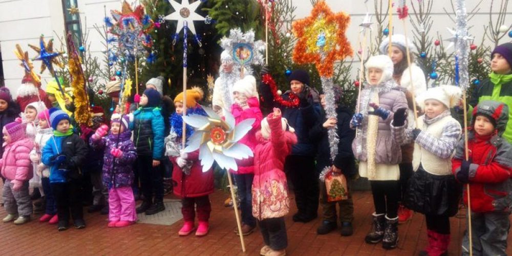 Детское шествие на праздник Рождества Христова в храме прав. Иоанна Русского