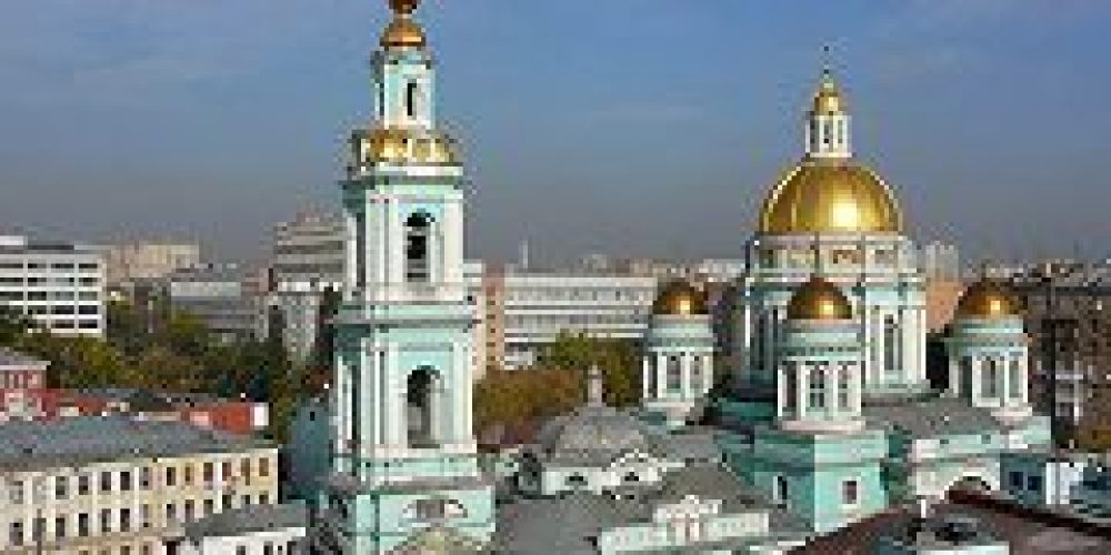Епископ Дмитровский Феофилакт совершил Божественную литургию в Богоявленском кафедральном соборе