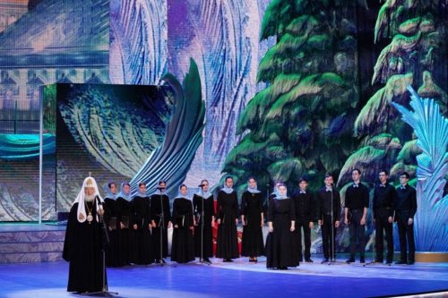 Сводный молодежный хор Западного викариатства открыл Патриаршую детскую елку