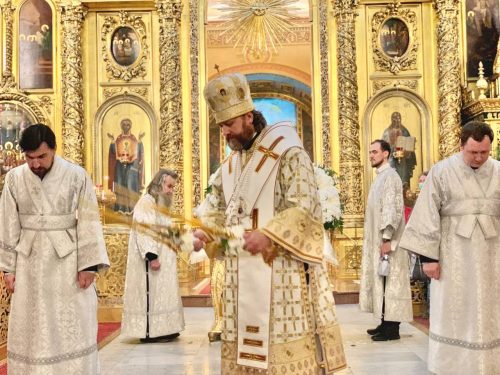 В праздник Вознесения Господня епископ Фома совершил всенощное бдение и Литургию в Богоявленском соборе