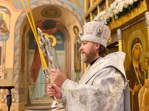 В праздник Преображения Господня епископ Фома совершил Литургию на Подворье Патриарха Московского в Переделкине