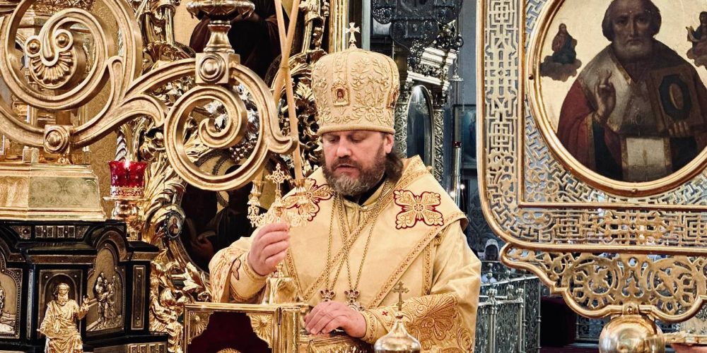 В Неделю 5-ю по Пятидесятнице архиепископ Фома совершил Литургию в Богоявленском соборе