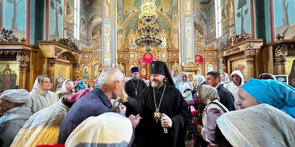 Архиепископ Фома совершил Литургию в Ильинском храме г. Апрелевке
