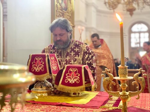 В субботу 3-й седмицы по Пасхе епископ Фома совершил Литургию в Спасо-Бородинском женском монастыре