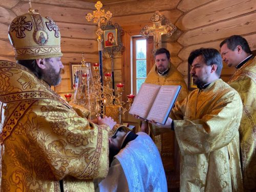 В субботу сырной седмицы епископ Фома совершил Литургию в Вознесенском храме деревни Бузаево