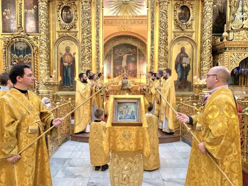 В Неделю первую Великого поста епископ Фома совершил Литургию Василия Великого в Богоявленском соборе