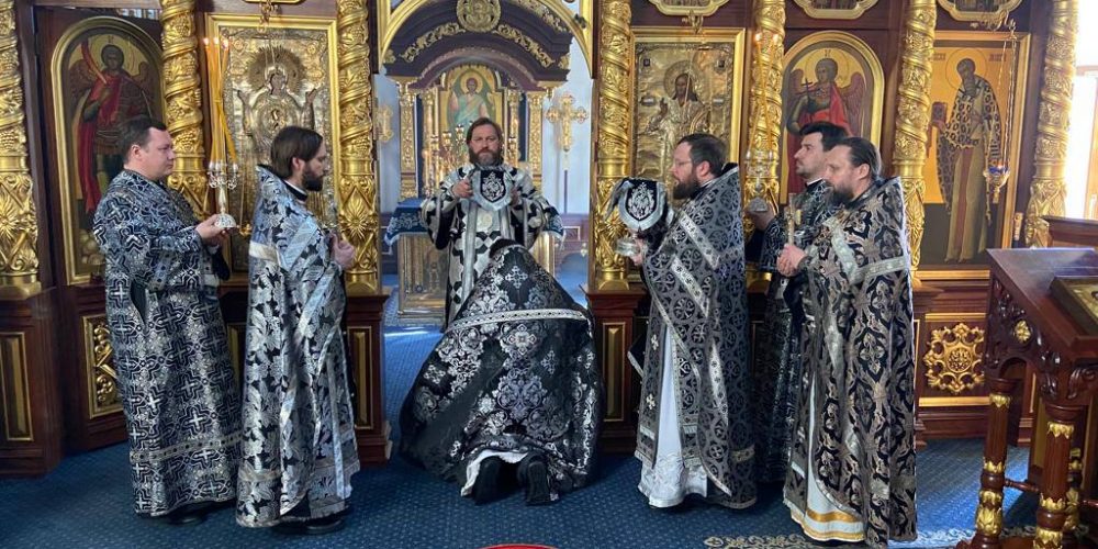 Литургию Преждеосвященных Даров в Гребневском храме совершил епископ Одинцовский и Красногорский Фома