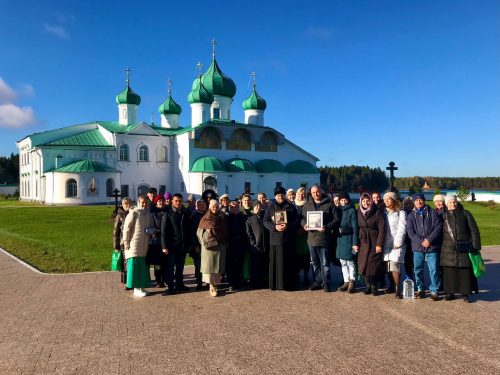 Прихожане храма прп. Сергия Радонежского в Солнцево совершили паломническую поездку по святым местам Санкт-Петербурга