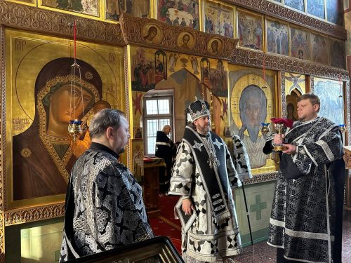 Архиепископ Фома совершил Литургию Преждеосвященных Даров в храме Благовещения Пресвятой Богородицы в Федосьине