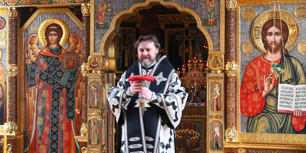 Литургию Преждеосвященных Даров совершил в храме кн. Александра Невского в Переделкине совершил архиепископ Фома