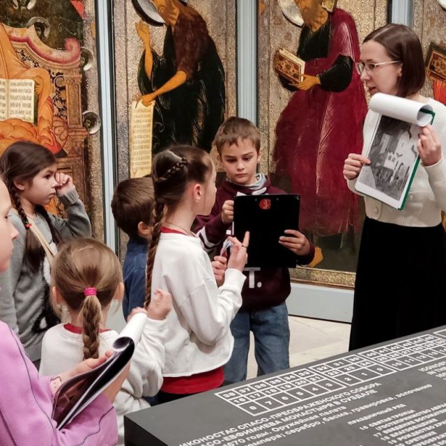 Воспитанники воскресной школы храма Рождества Пресвятой Богородицы посетили Музей древнерусского искусства