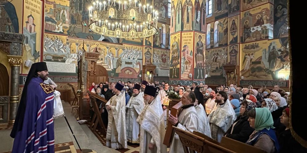 Архиепископ Фома совершил Литургию в Казанском храме с. Полевшино Истринского округа