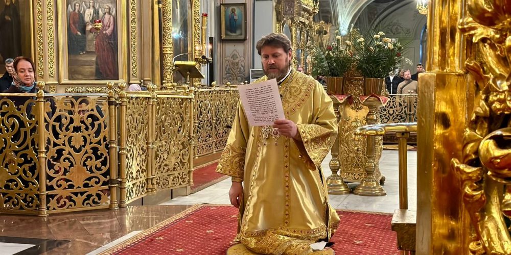 В Неделю 20-ю по Пятидесятнице архиепископ Фома совершил Литургию в Богоявленском соборе