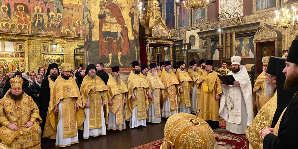 В день памяти священномученика Ермогена архиепископ Фома сослужил Патриарху Кириллу за Литургией в Успенском соборе Кремля