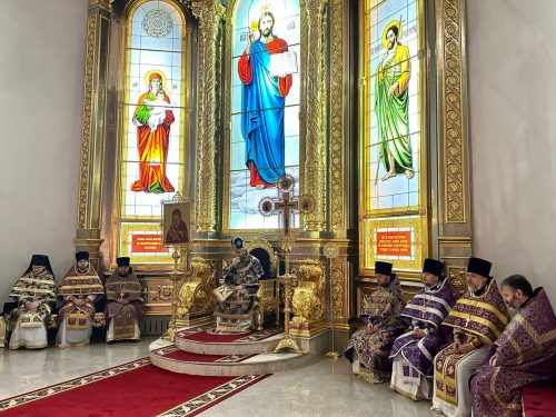 В Георгиевском соборе Одинцова архиепископ Фома совершил Литургию и литию по жертвам теракта в Красногорске