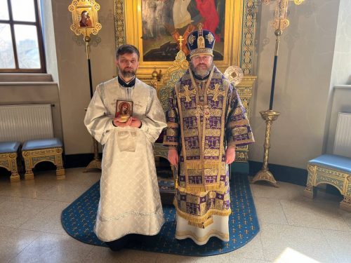 Архиепископ Фома совершил Литургию и панихиду в Георгиевском соборе Одинцова