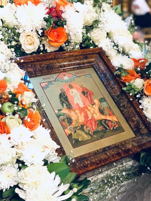 Епископ Одинцовский и Красногорский Фома совершил всенощное бдение в Богоявленском соборе