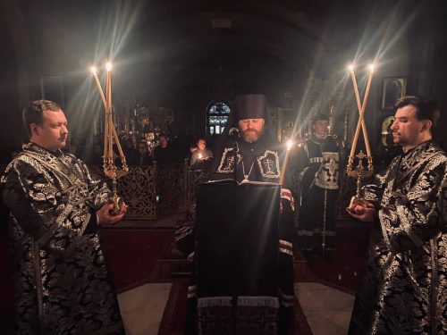 Богослужение с чтением покаянного канона Андрея Критского совершил в Богоявленском соборе епископ Фома