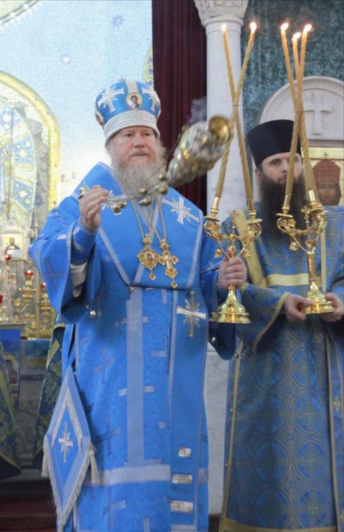 Архиепископ Анадырский и Чукотский Ипатий совершил Литургию в храме Знамения иконы Божией Матери в Кунцеве