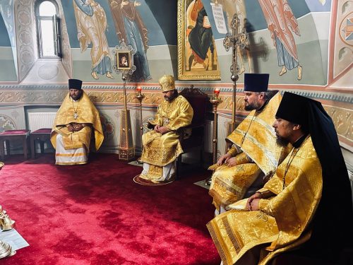 Архиепископ Фома совершил Литургию храме Всех Святых на Филевской пойме