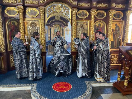 Литургию Преждеосвященных Даров в Гребневском храме совершил епископ Одинцовский и Красногорский Фома