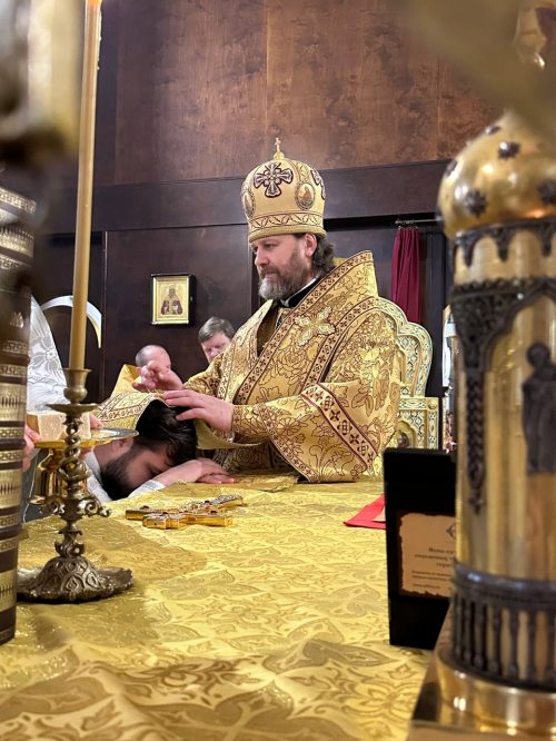В Неделю пред Рождеством Христовым, святых отец, архиепископ Фома совершил Литургию в Георгиевском соборе Одинцова