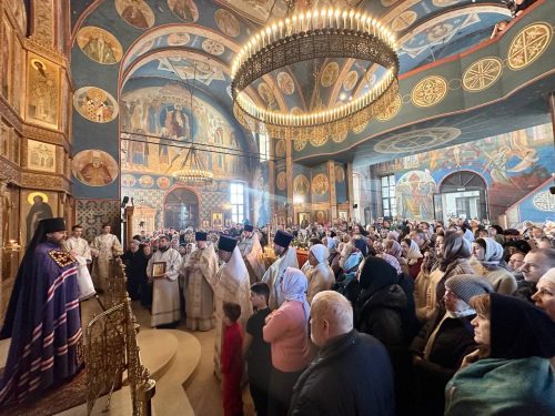 В Неделю 33-ю по Пятидесятнице, по Богоявлении, архиепископ Фома совершил Литургию в Никольском соборе Наро-Фоминска