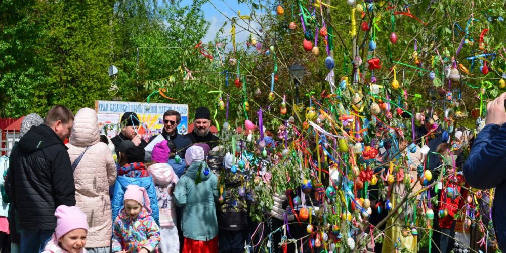 В храме Казанской Иконы Божией Матери в Орлово провели акцию «Пасхальное дерево»