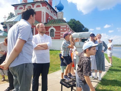 В храме прп. Сергия Радонежского в Солнцеве проходит приходской семейный летний лагерь