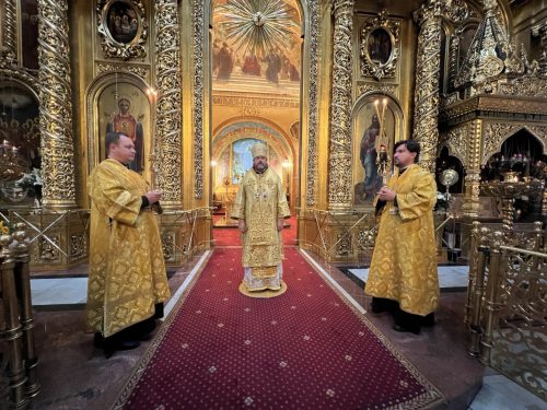 В Неделю 10-ю по Пятидесятнице архиепископ Фома совершил Литургию в Богоявленском соборе