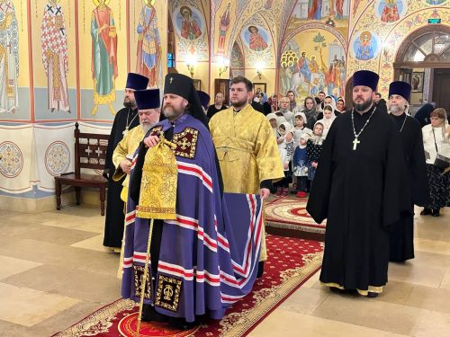 Архиепископ Фома совершил Литургию в храме «Неувядаемый Цвет» в Рублево